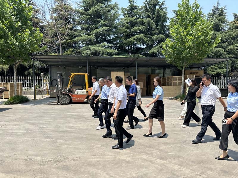 歡迎崔市長、工信局張局長蒞臨辰宏醫(yī)療集團(tuán)指導(dǎo)工作
